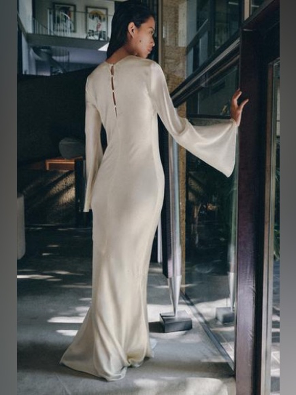 Zara 100% Silk Draped Dress In Oyster-white with Flared Cuffs. - Picture 4 of 17